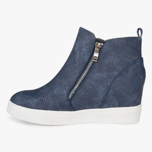 Women's Blue Journee Penelope Wedge Sneakers.  9.5 - Picture 3 of 15